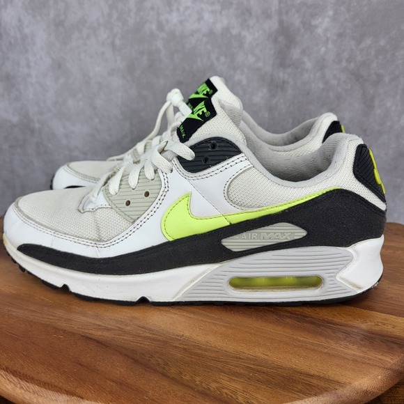 Nike Air Max 90 Running Shoes Mens 9 White Volt Sneakers Trainers CZ1846-100‎ - Picture 6 of 12
